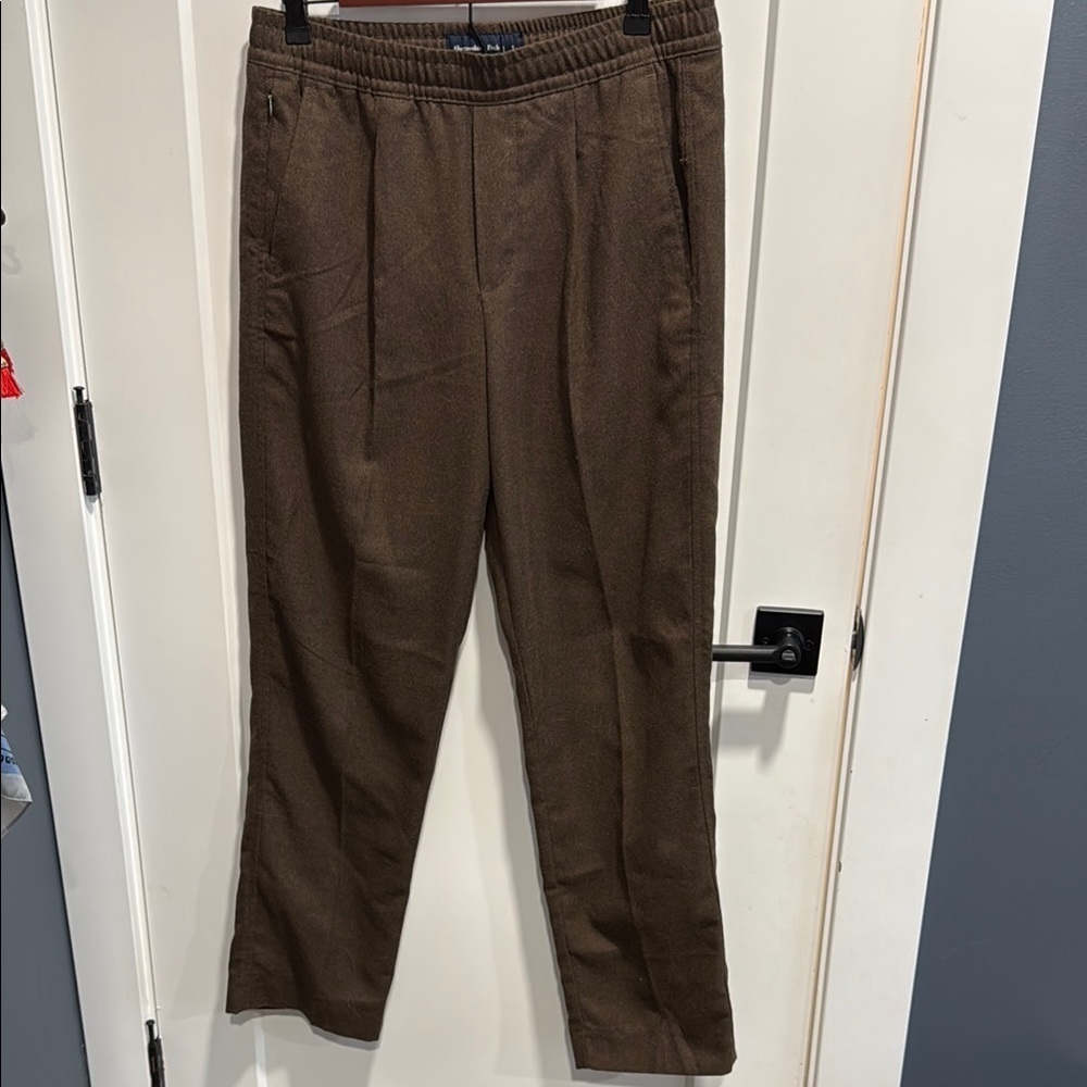 Abercrombie Pull On Pleated “Loose” Brown Trouser Pants